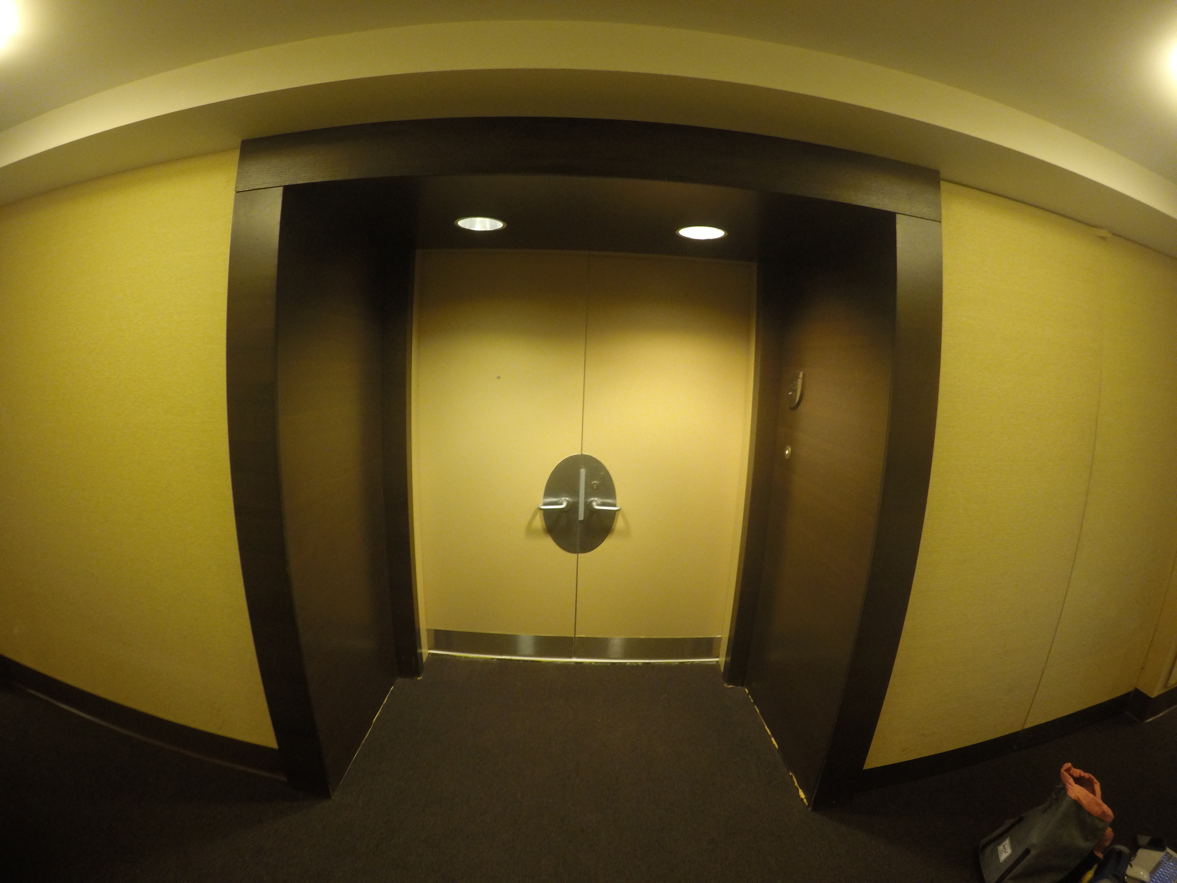 Bristol entryway before renovation